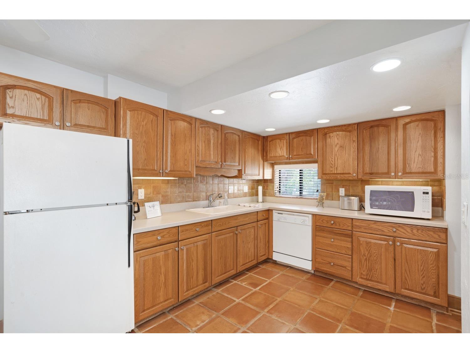 6157 Midnight Pass Road #E22 Sarasota FL 34242 A4684348 image4