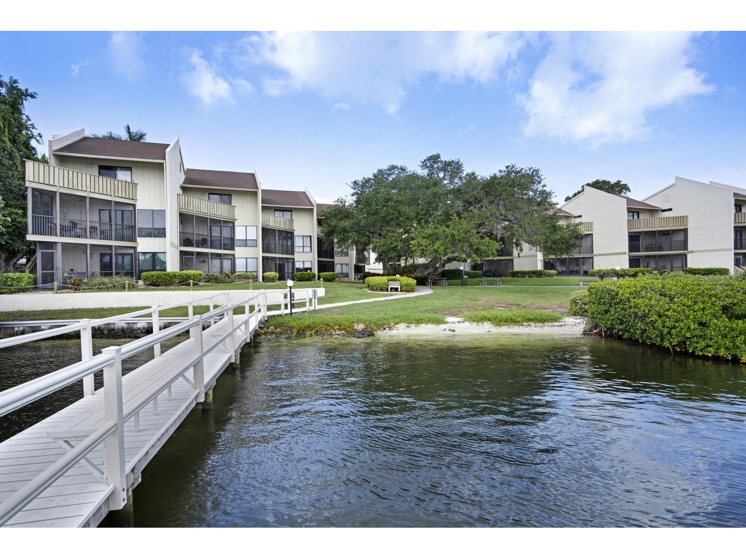 6157 Midnight Pass Road #E22 Sarasota FL 34242 A4684348 image48