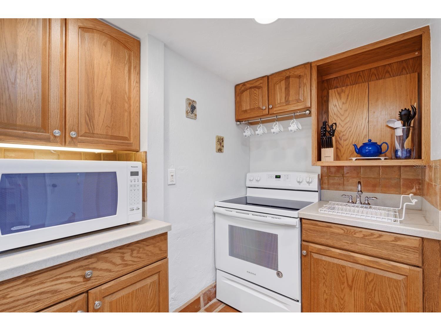 6157 Midnight Pass Road #E22 Sarasota FL 34242 A4684348 image5