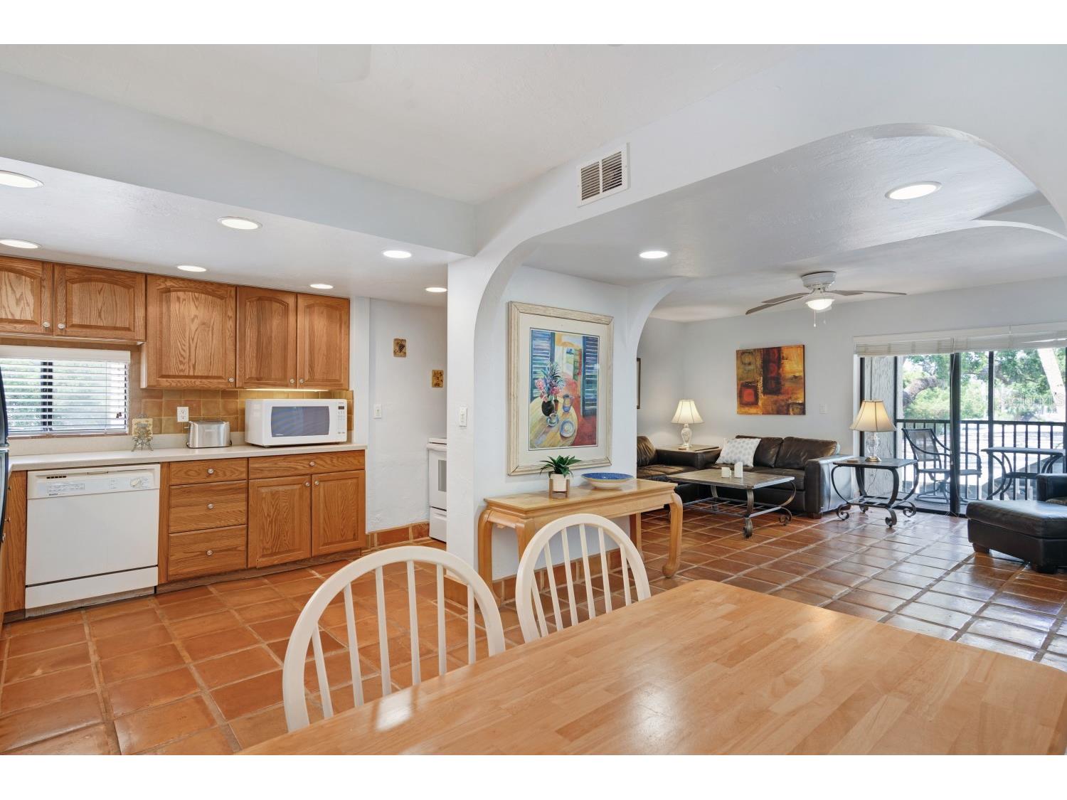 6157 Midnight Pass Road #E22 Sarasota FL 34242 A4684348 image8