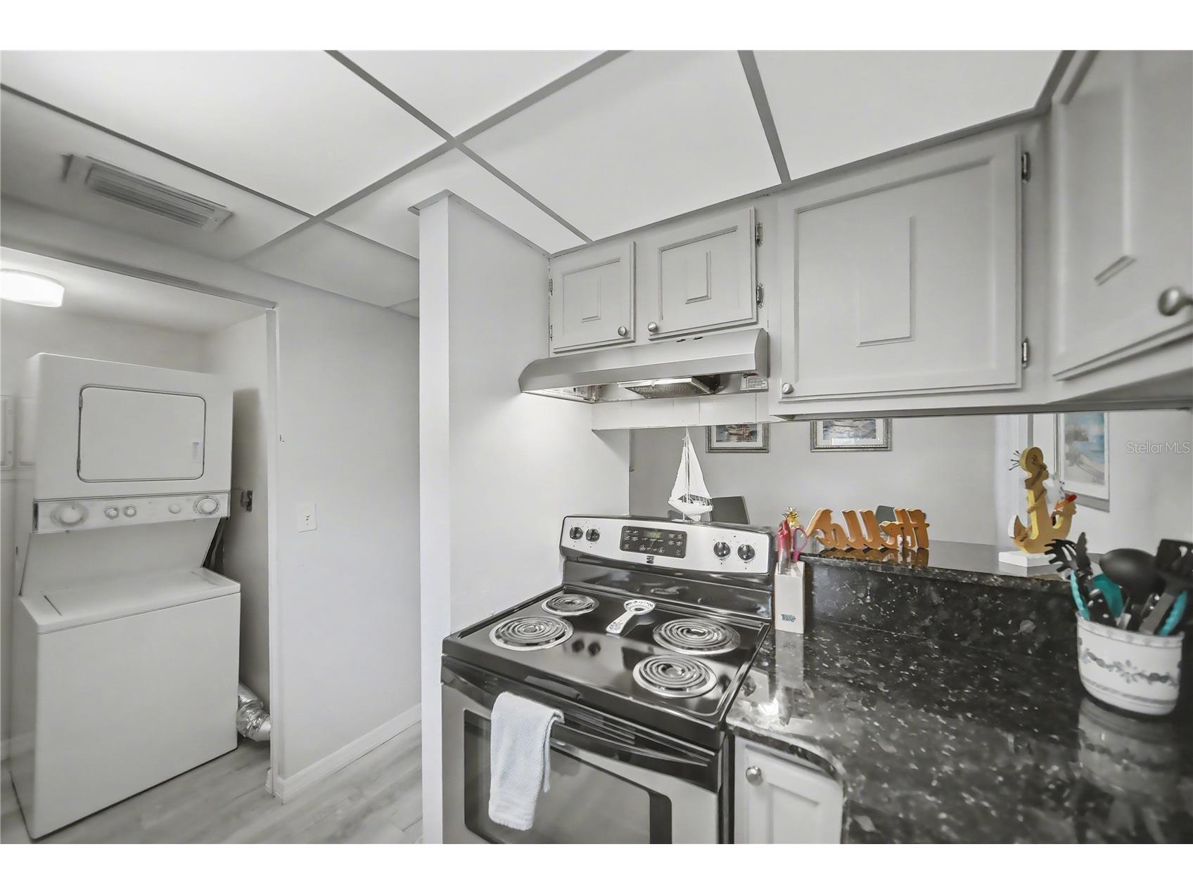 6157 Midnight Pass Road #E23 Sarasota FL 34242 A4675237 image18