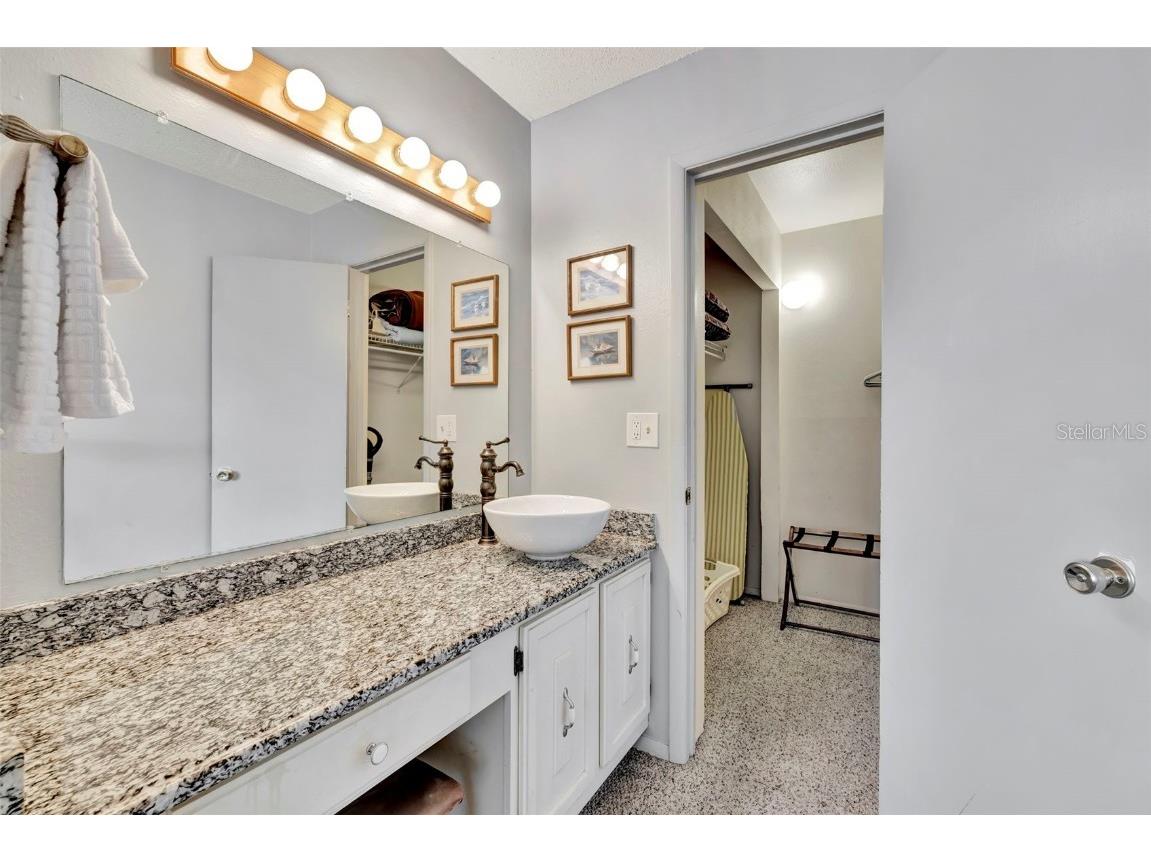 6157 Midnight Pass Road #E24 Sarasota FL 34242 A4663201 image16