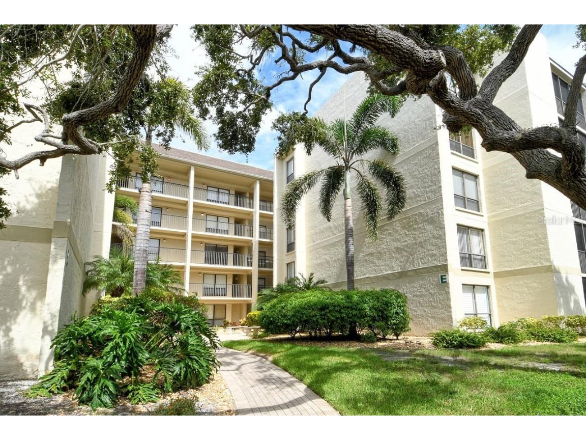 6157 Midnight Pass Road #E63 Sarasota FL 34242 A4662792 image1