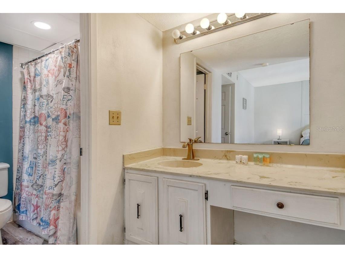 6157 Midnight Pass Road #E63 Sarasota FL 34242 A4662792 image25