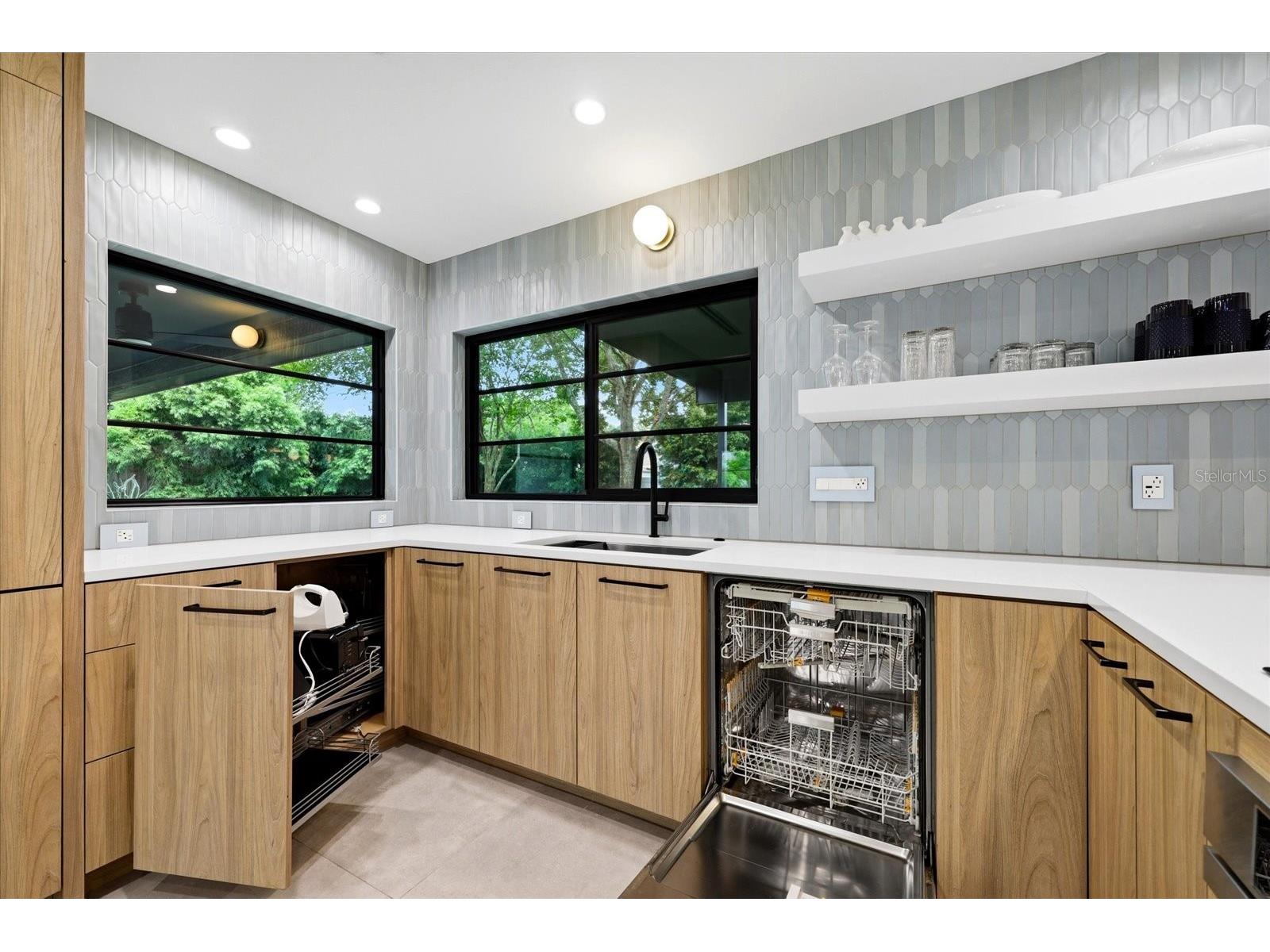 616 Fayette Drive N Safety Harbor FL 34695 TB8514894 image3