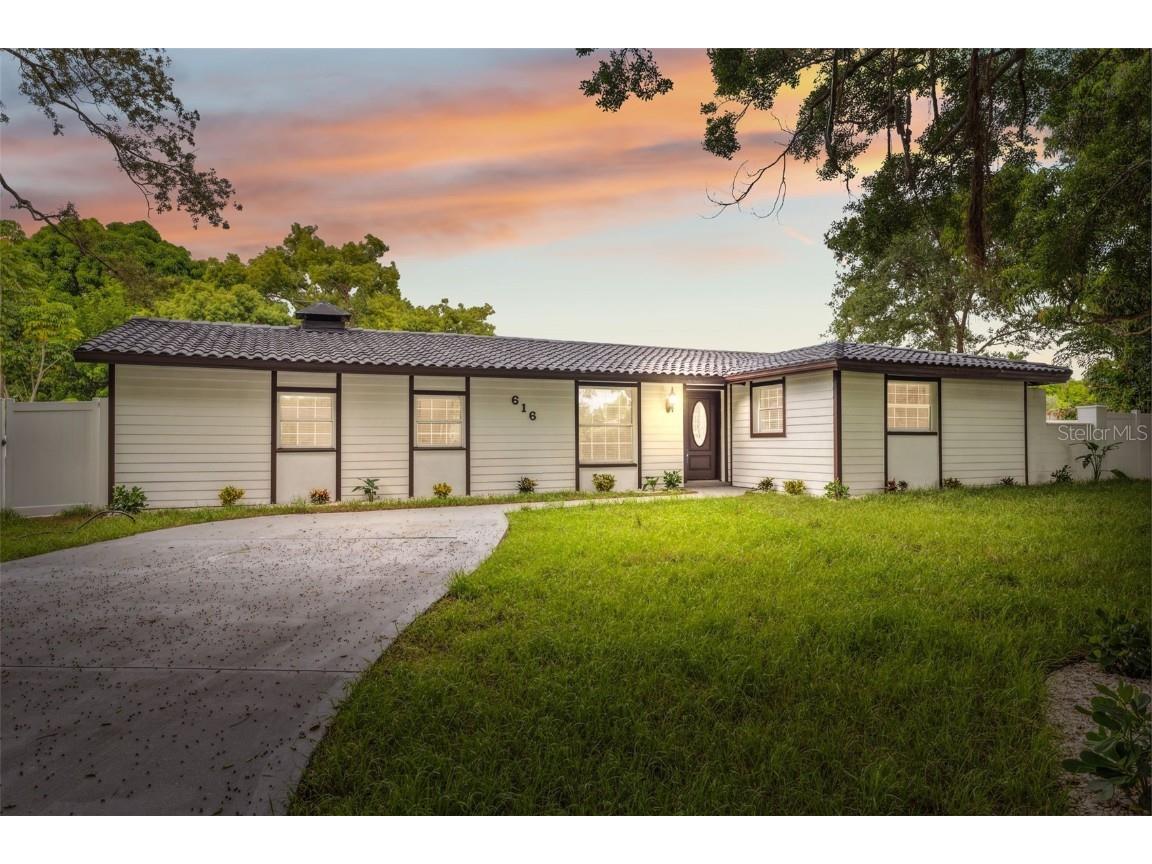 616 Fontana Lane Bradenton FL 34209 TB8303423 image1