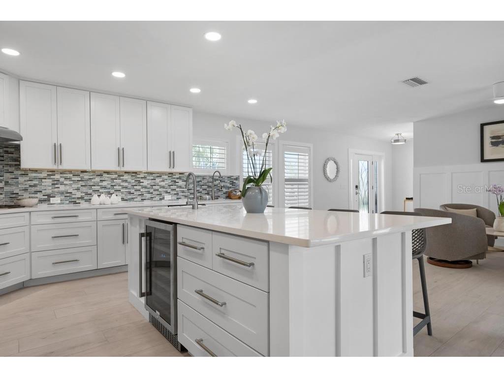 616 Foxworth Lane Holmes Beach FL 34217 A4677576 image14