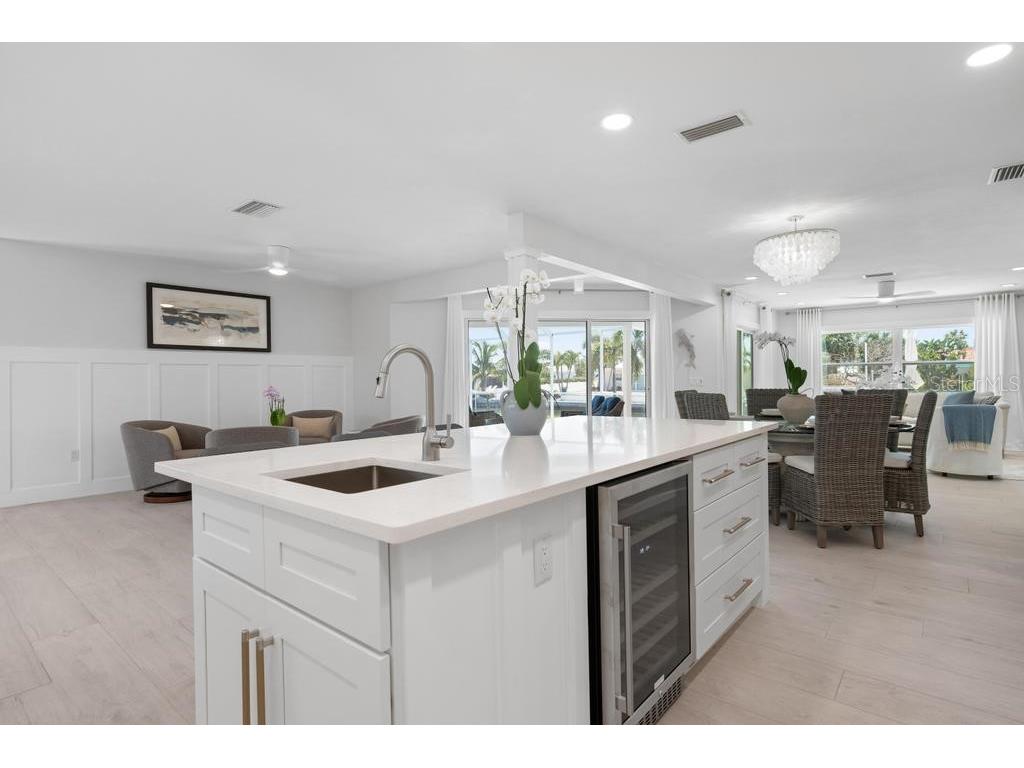 616 Foxworth Lane Holmes Beach FL 34217 A4677576 image16