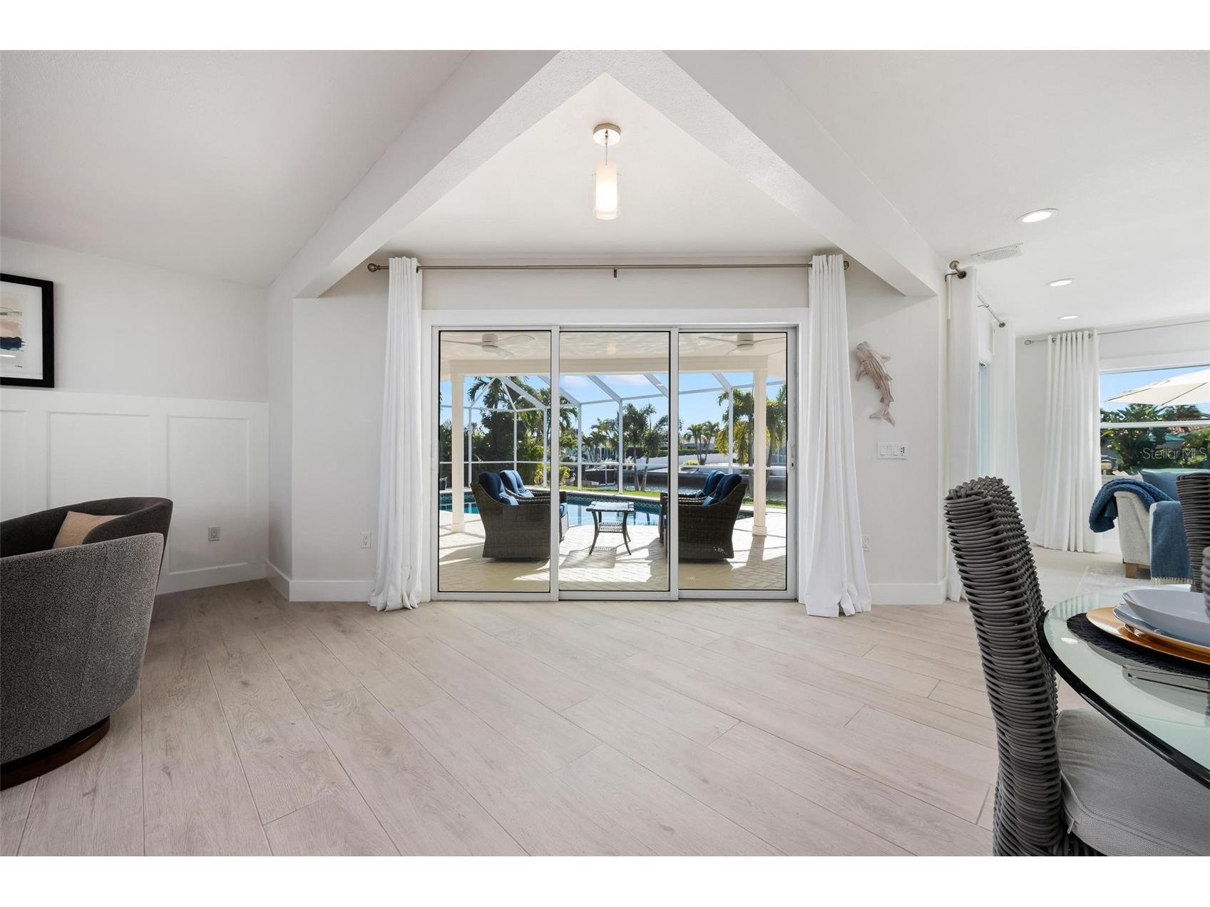 616 Foxworth Lane Holmes Beach FL 34217 A4677576 image18