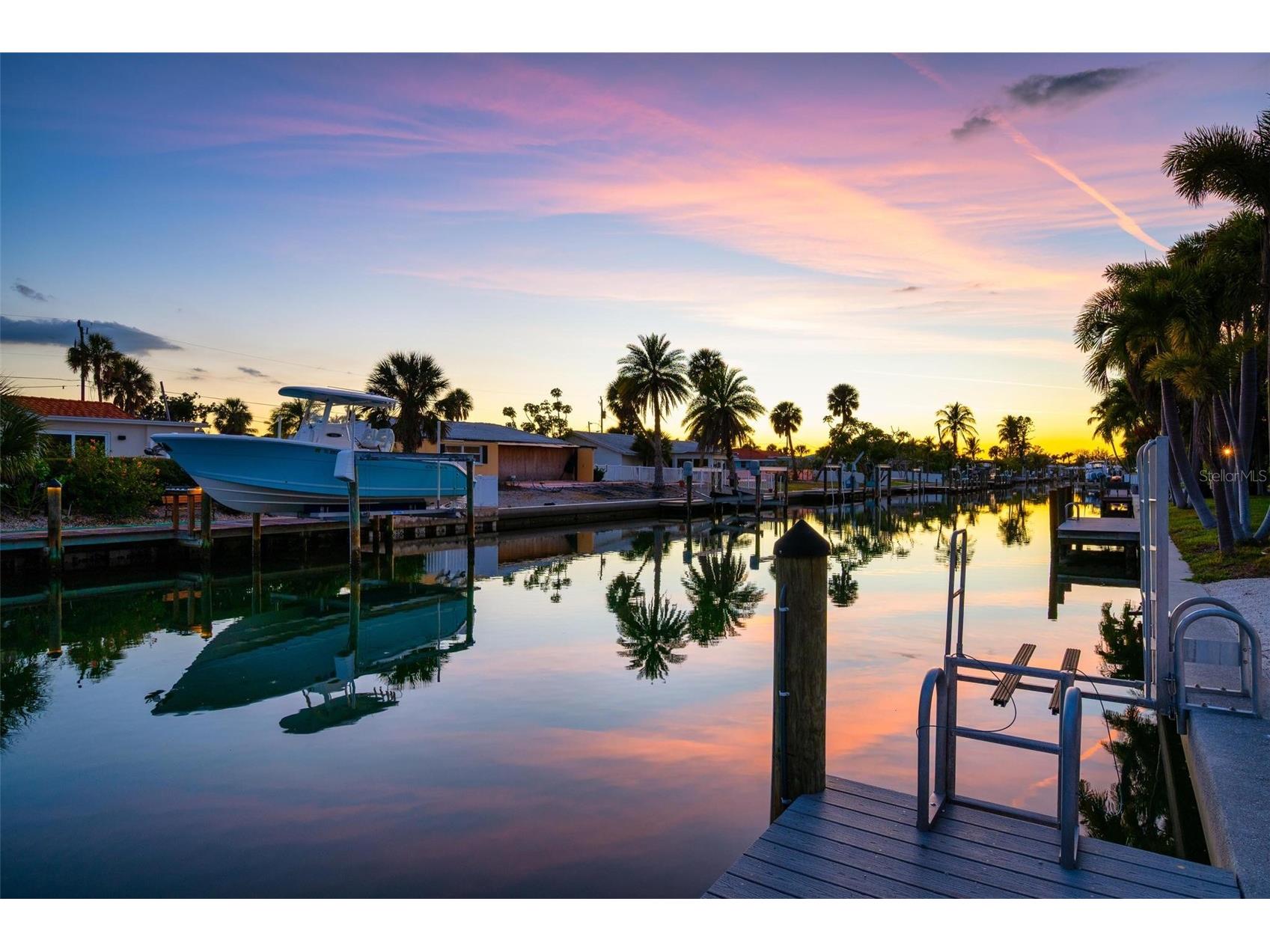 616 Foxworth Lane Holmes Beach FL 34217 A4677576 image2