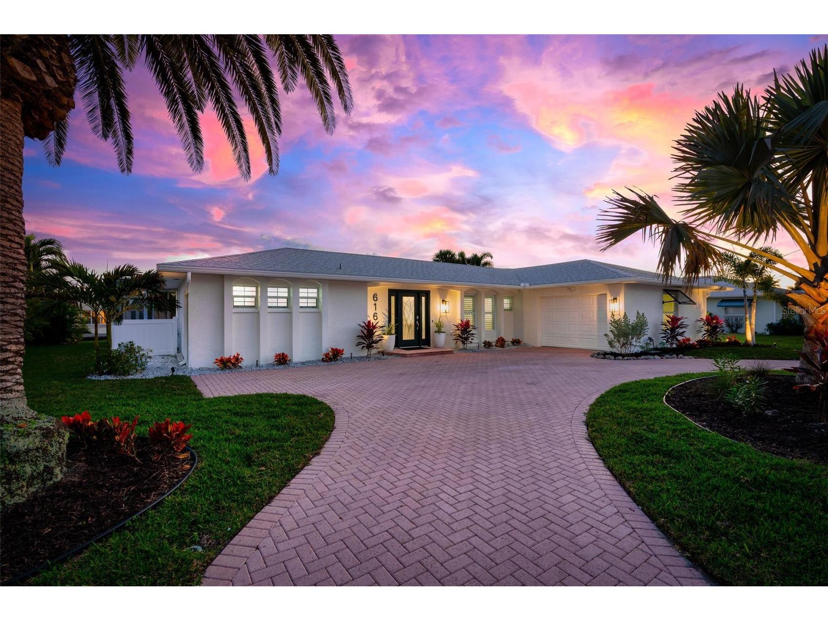 616 Foxworth Lane Holmes Beach FL 34217 A4677576 image4