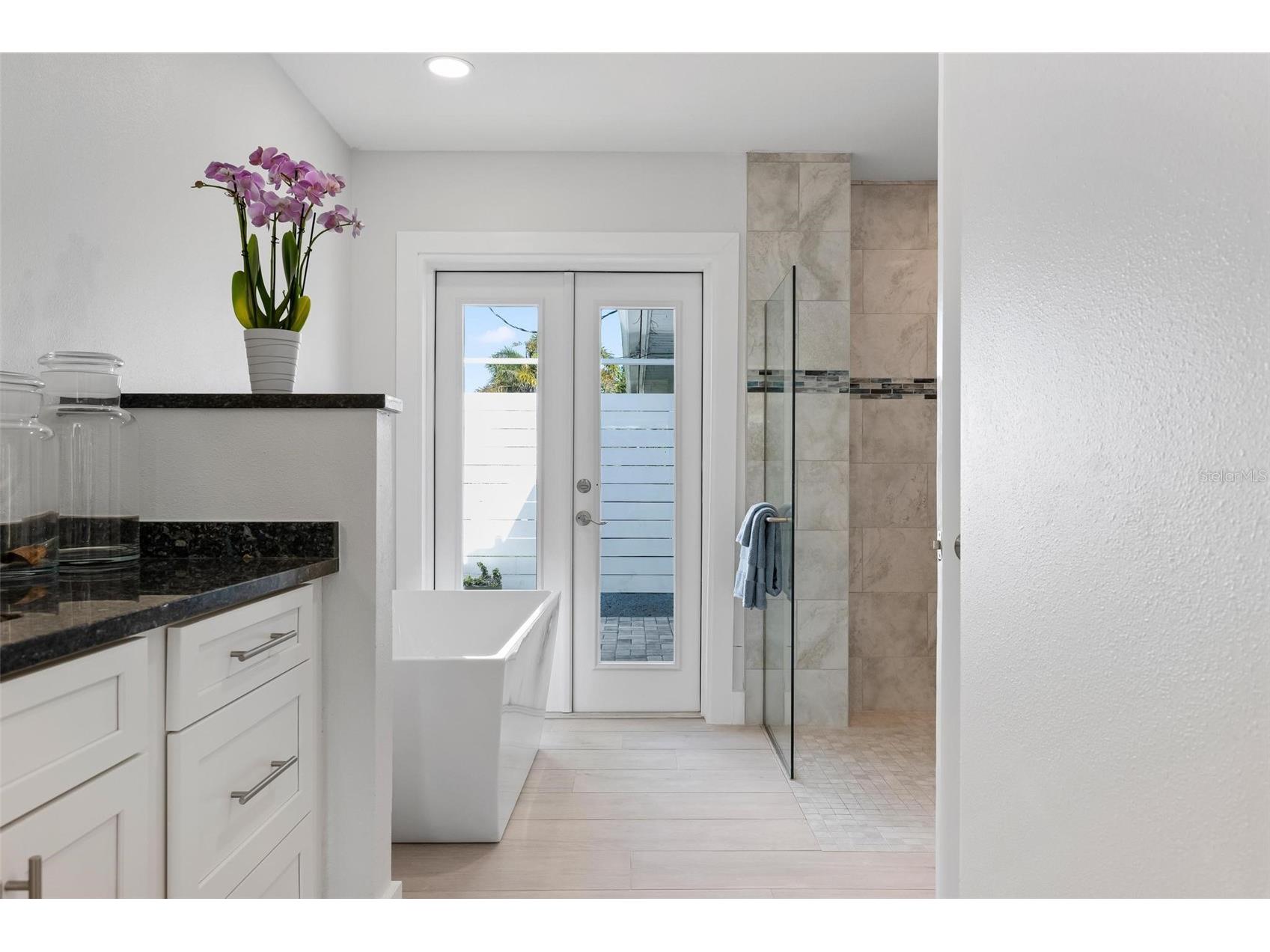 616 Foxworth Lane Holmes Beach FL 34217 A4677576 image43