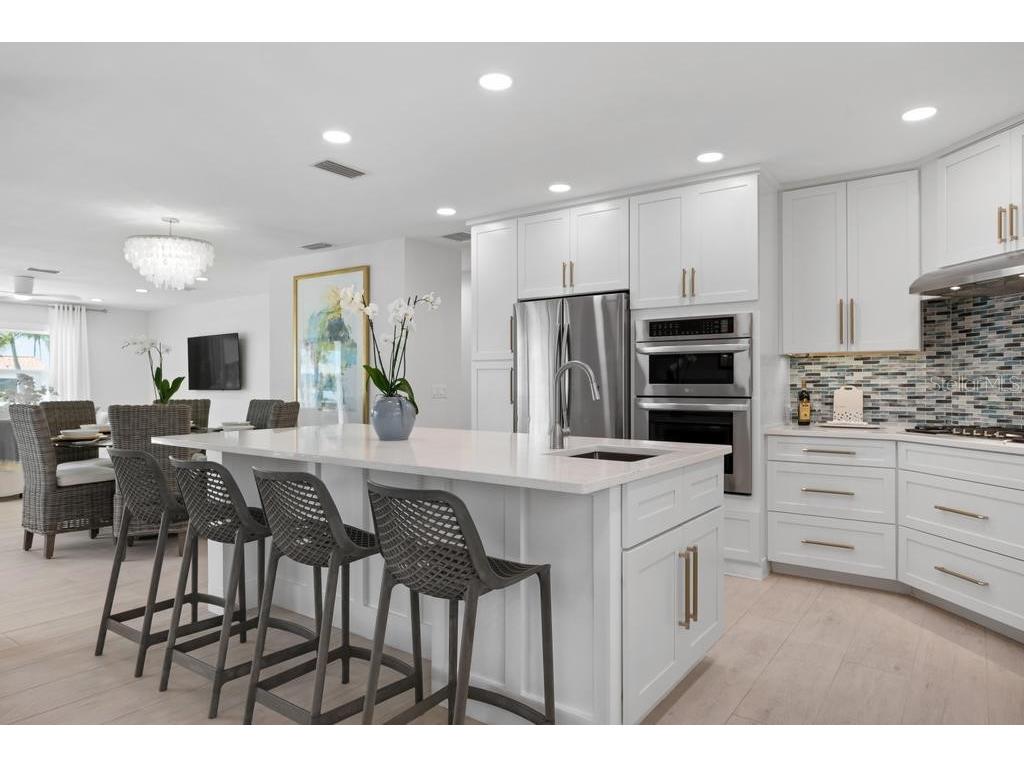 616 Foxworth Lane Holmes Beach FL 34217 A4677576 image9