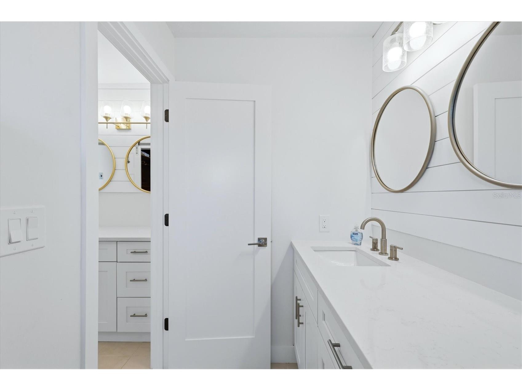 616 Lyons Lane Longboat Key FL 34228 TB8490318 image19