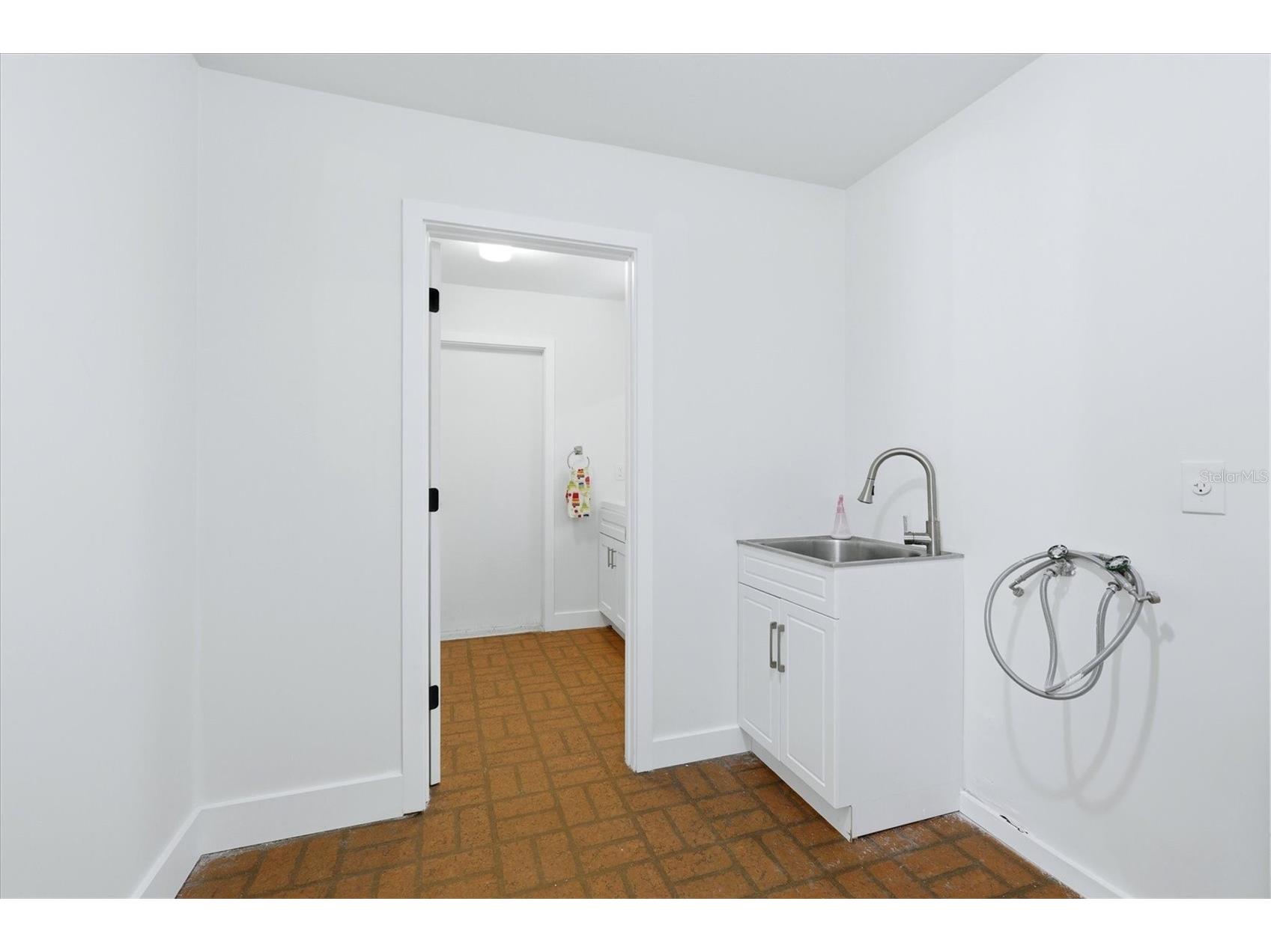 616 Lyons Lane Longboat Key FL 34228 TB8490318 image30