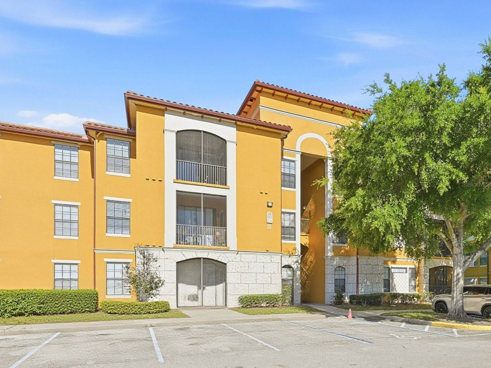 6169 Metrowest Boulevard #305 Orlando FL 32835 O6396780 image1