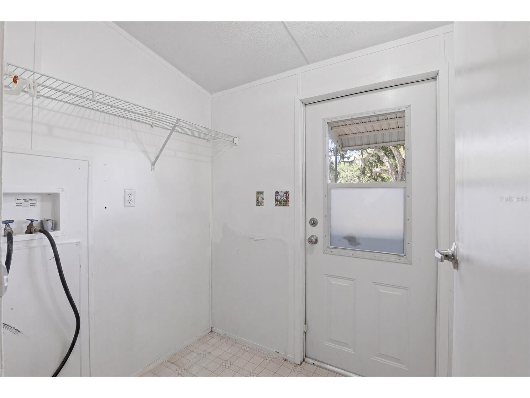 6169 Waverly Road Weeki Wachee FL 34607 - WEEKI WACHEE RIVER CANAL W7884987 image24