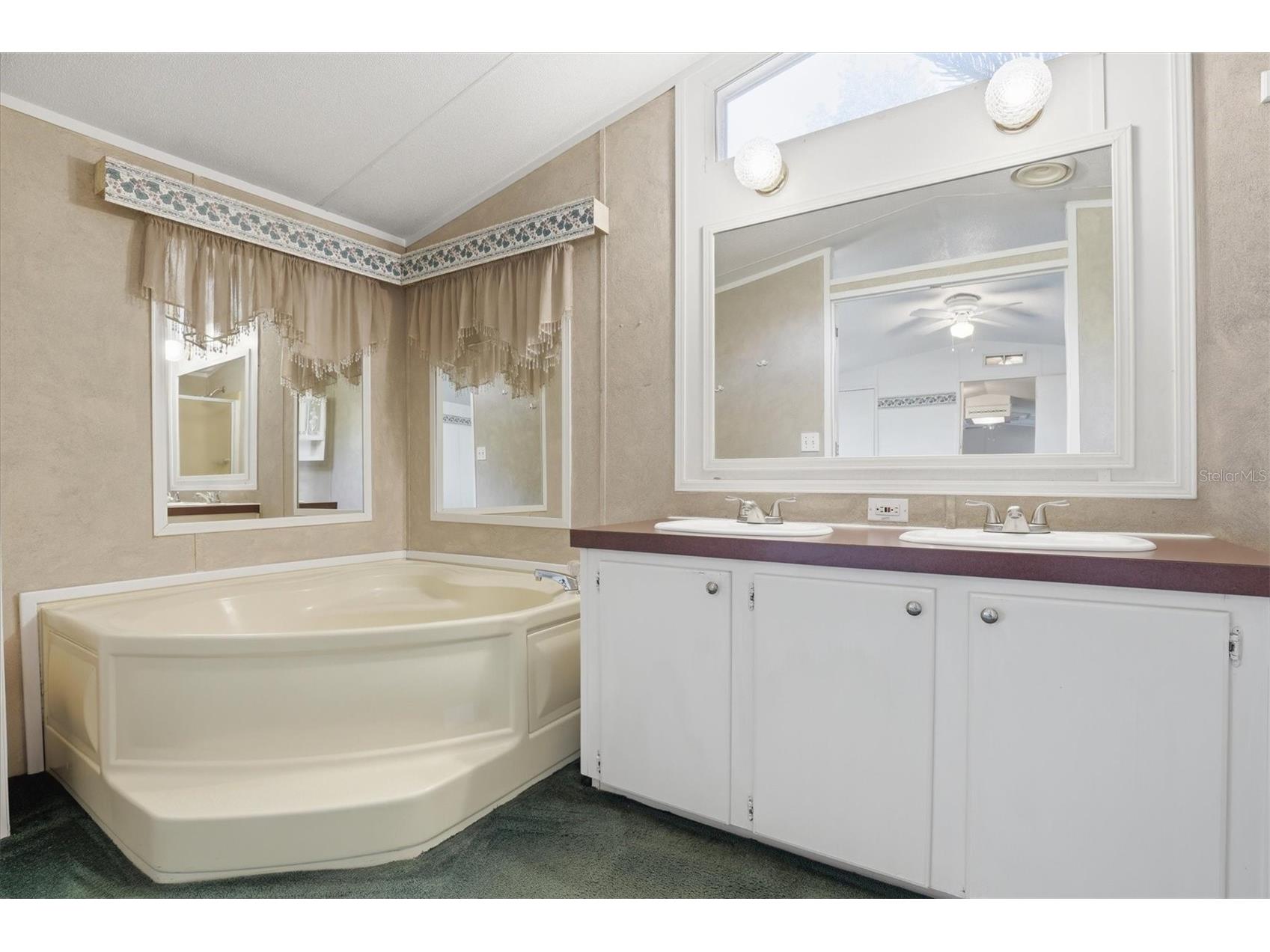 6169 Waverly Road Weeki Wachee FL 34607 - WEEKI WACHEE RIVER CANAL W7884987 image40