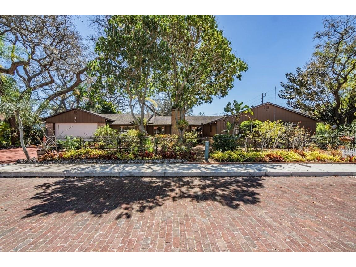 617 1st Avenue SW Largo FL 33770 U8194084 image1