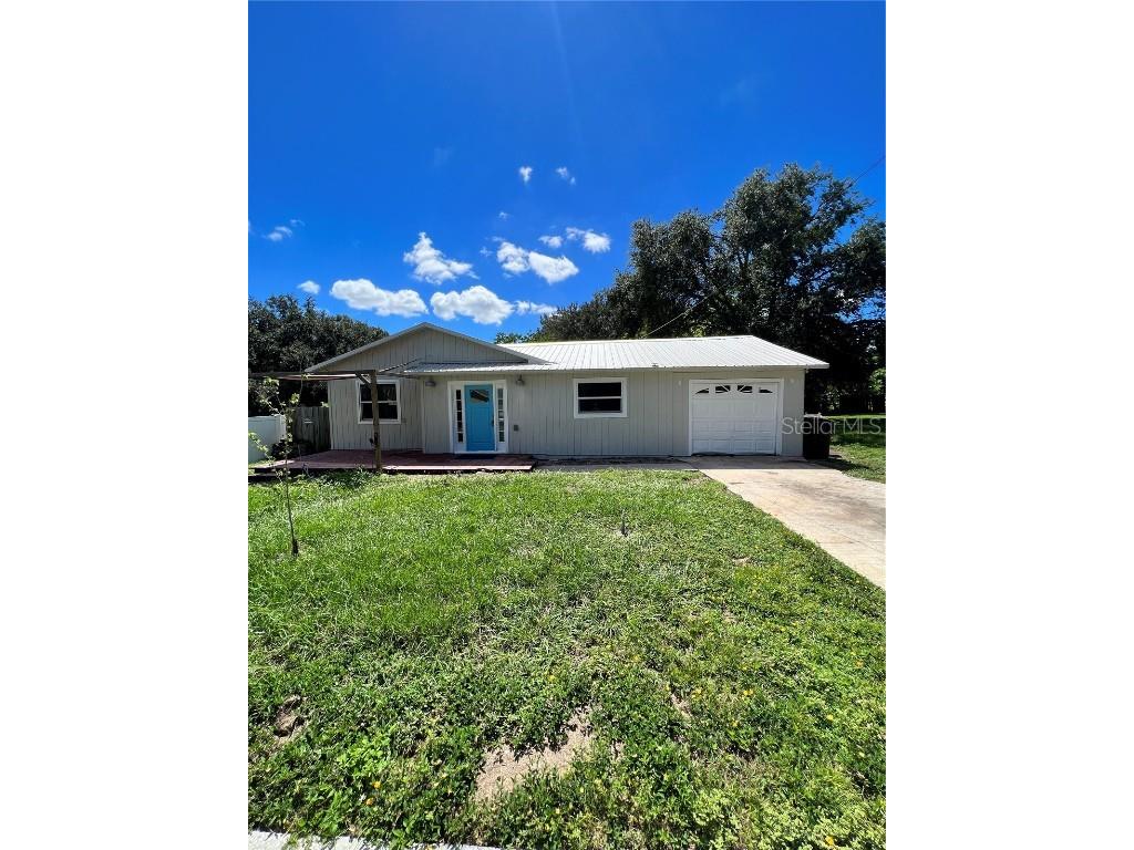 617 4th Street Polk City FL 33868 L4939753 image1