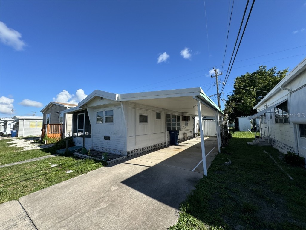 617 50th Avenue Drive W Bradenton FL 34207 N6133459 image1
