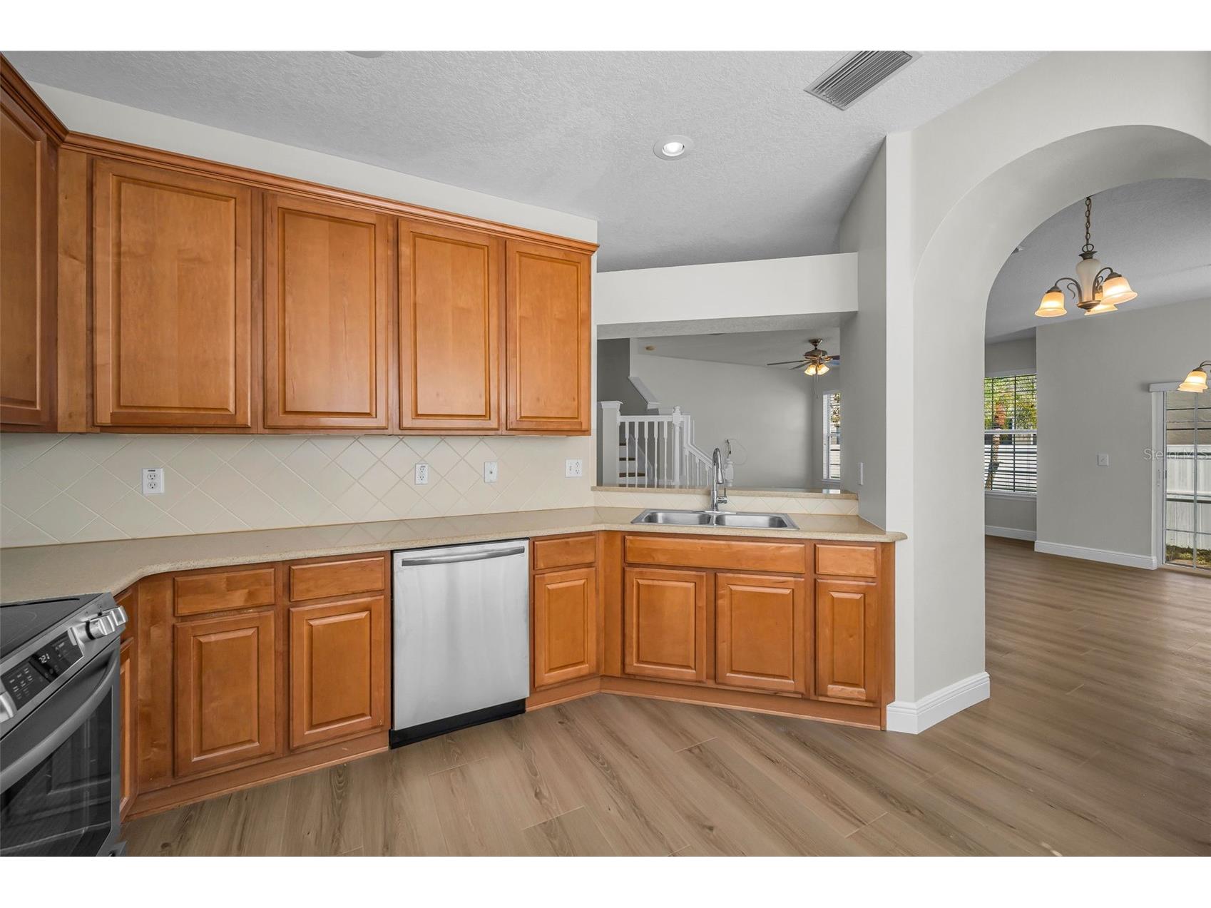617 52nd Avenue N Saint Petersburg FL 33703 TB8506011 image26