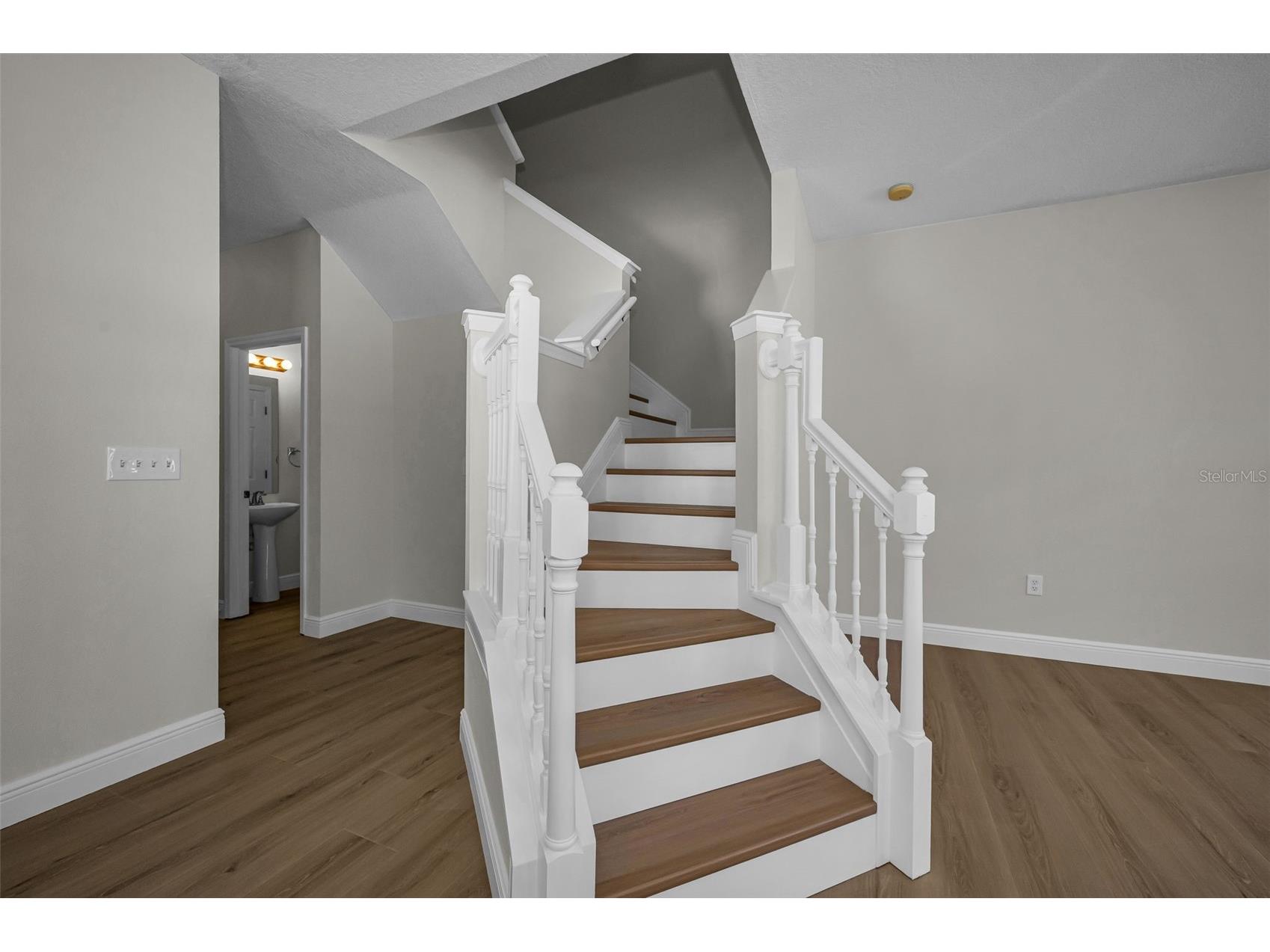 617 52nd Avenue N Saint Petersburg FL 33703 TB8506011 image28