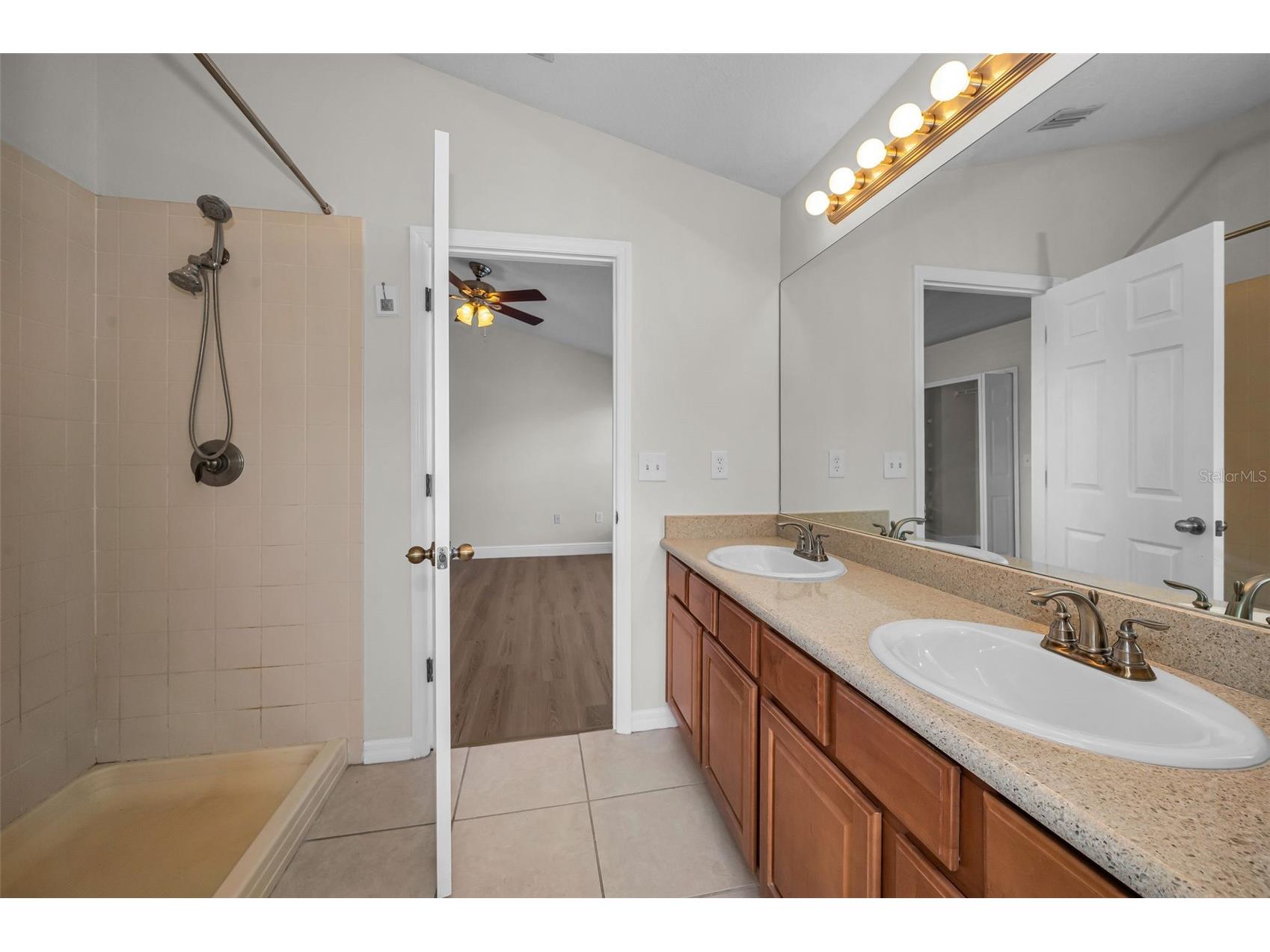 617 52nd Avenue N Saint Petersburg FL 33703 TB8506011 image35