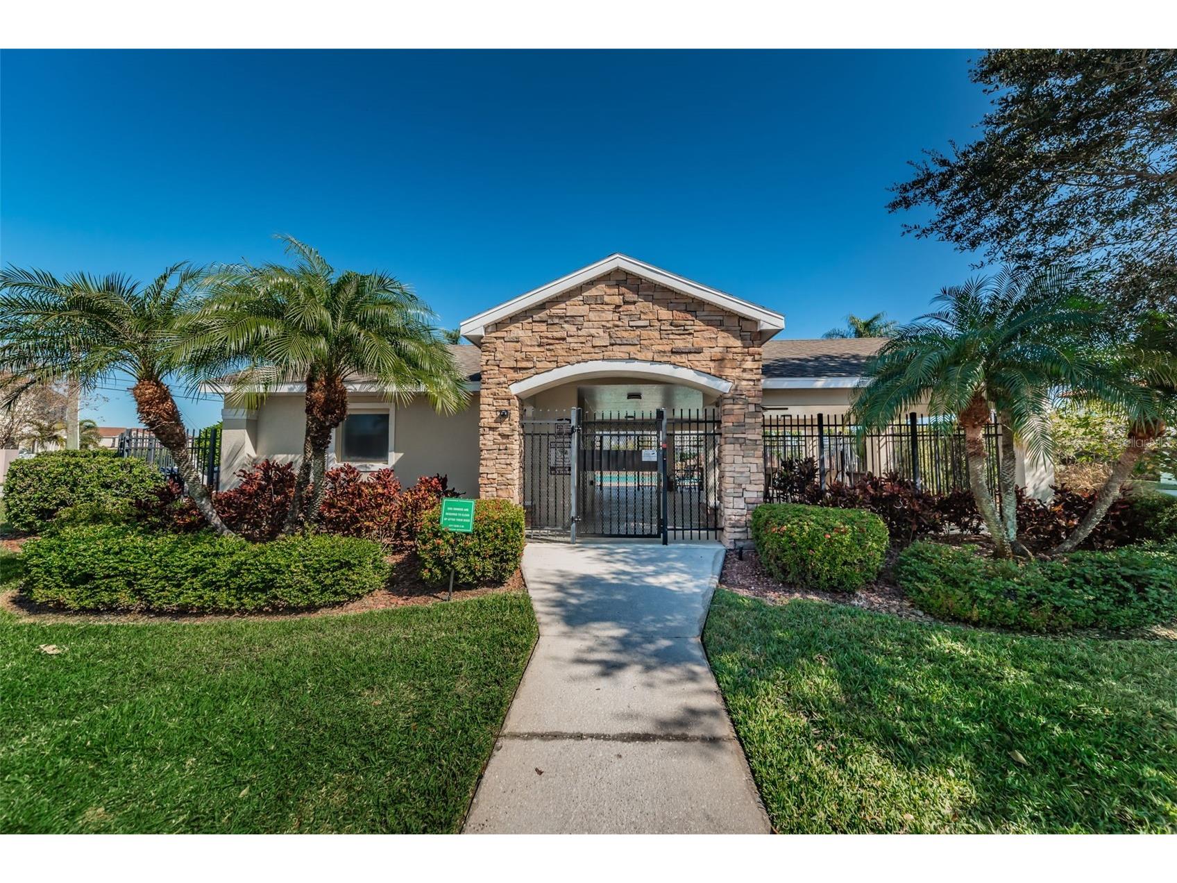 617 52nd Avenue N Saint Petersburg FL 33703 TB8506011 image52