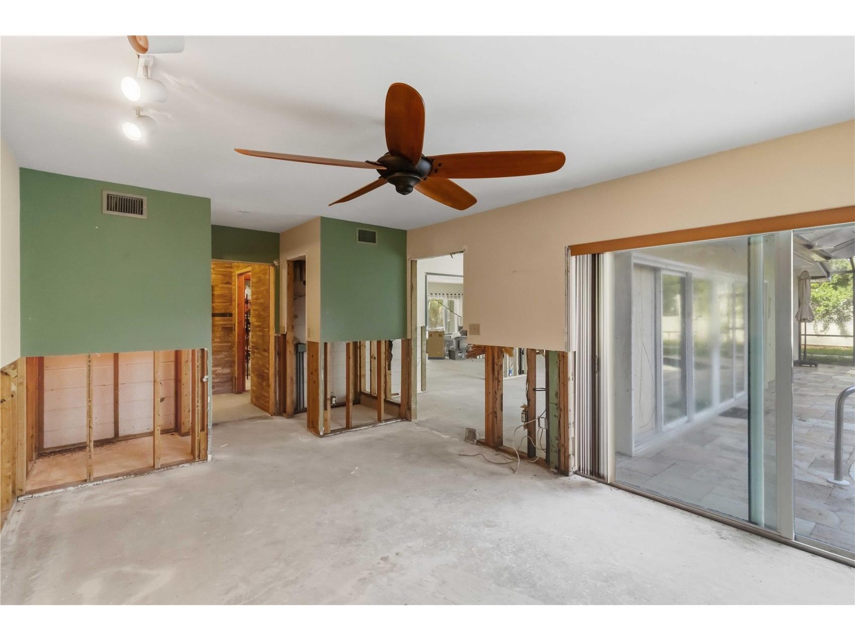 617 Calle De Peru Sarasota FL 34242 A4696399 image22