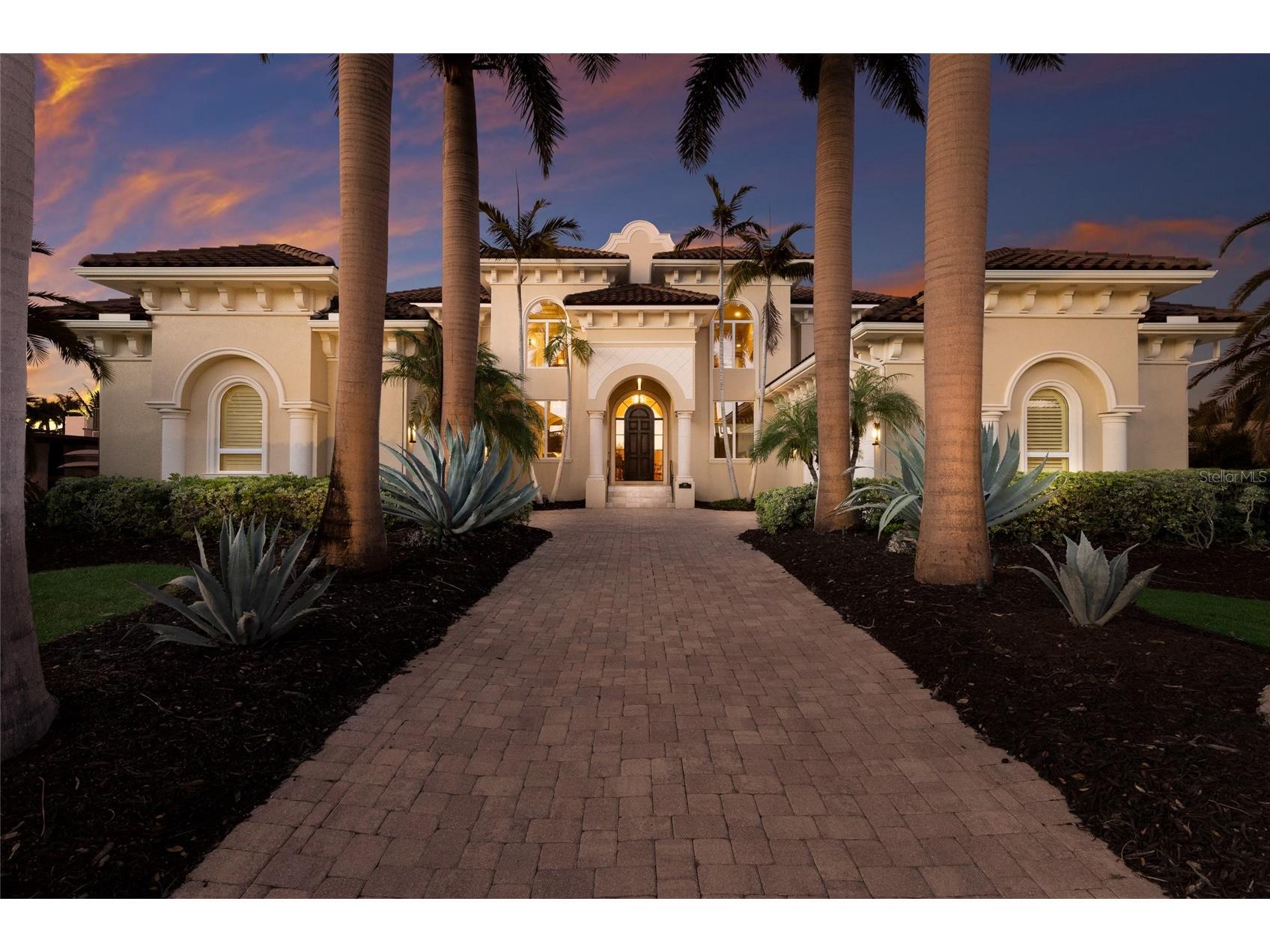 617 N Owl Drive Sarasota FL 34236 - DOLPHIN A4684085 image1