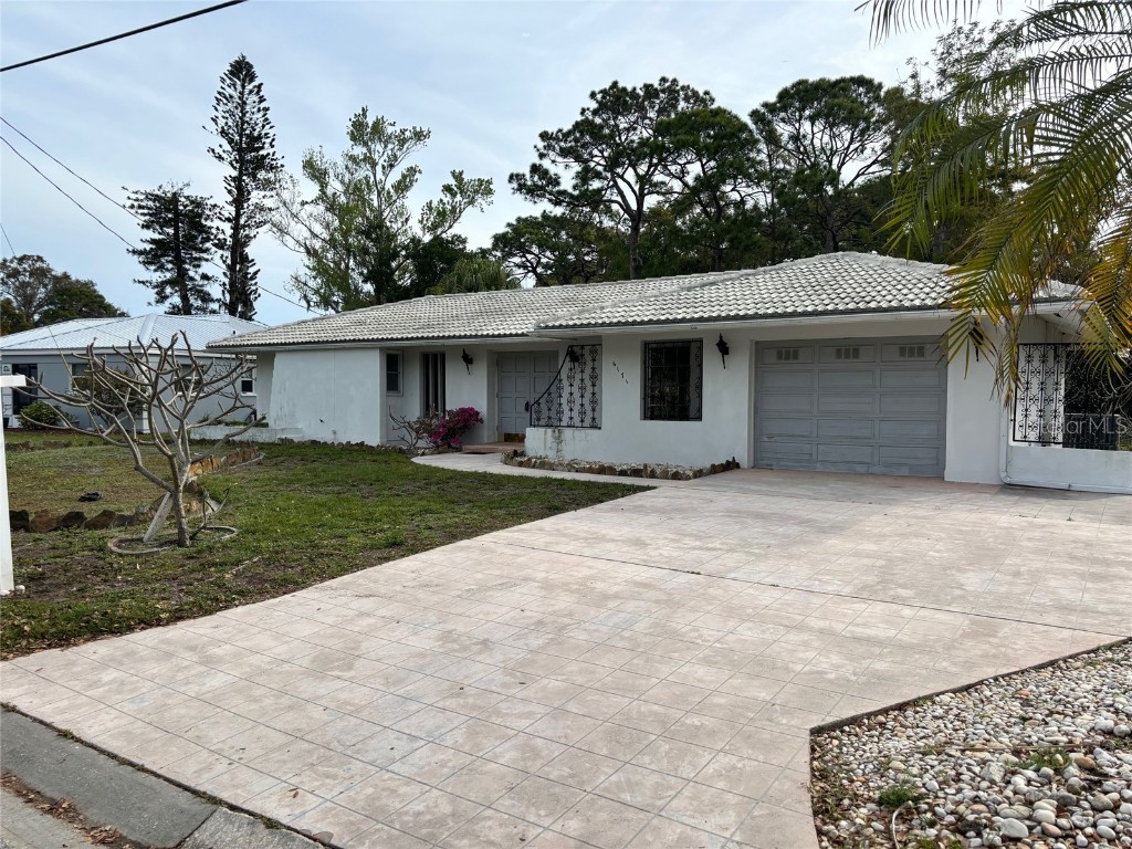 6171 Rockefeller Avenue Sarasota FL 34231 A4601511 image1