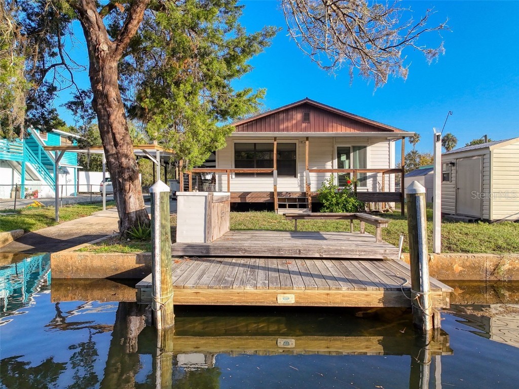 6176 Island Drive Weeki Wachee FL 34607 W7869843 image1