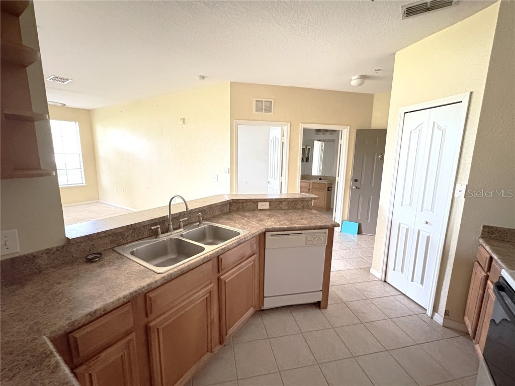 6177 Metrowest Boulevard #102 Orlando FL 32835 O6359885 image7