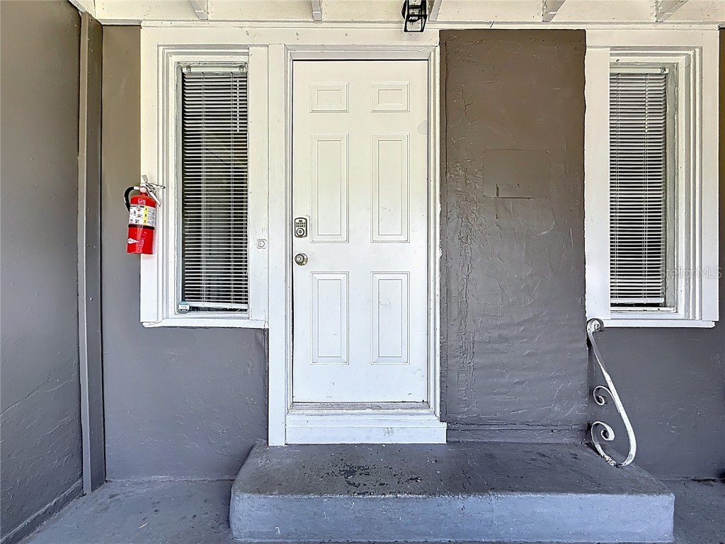 618 17th Avenue S #W Saint Petersburg FL 33701 TB8444171 image1