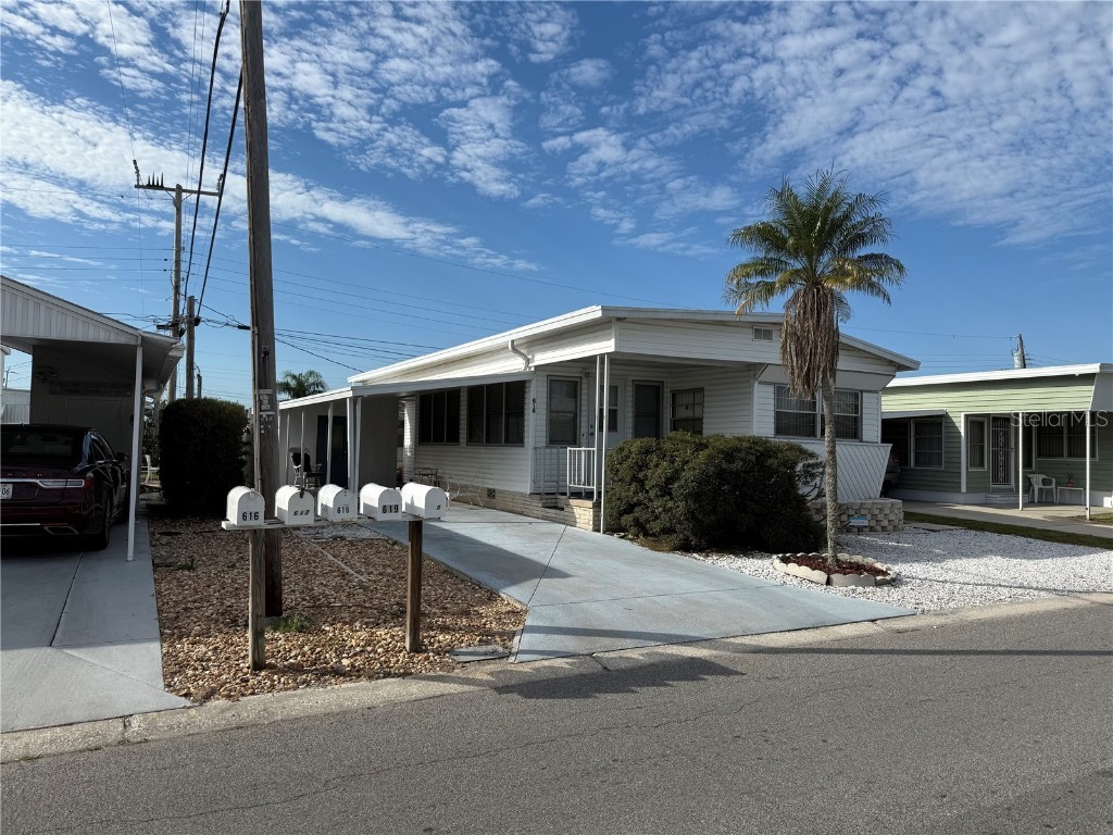 618 51st Avenue W Bradenton FL 34207 A4642739 image1