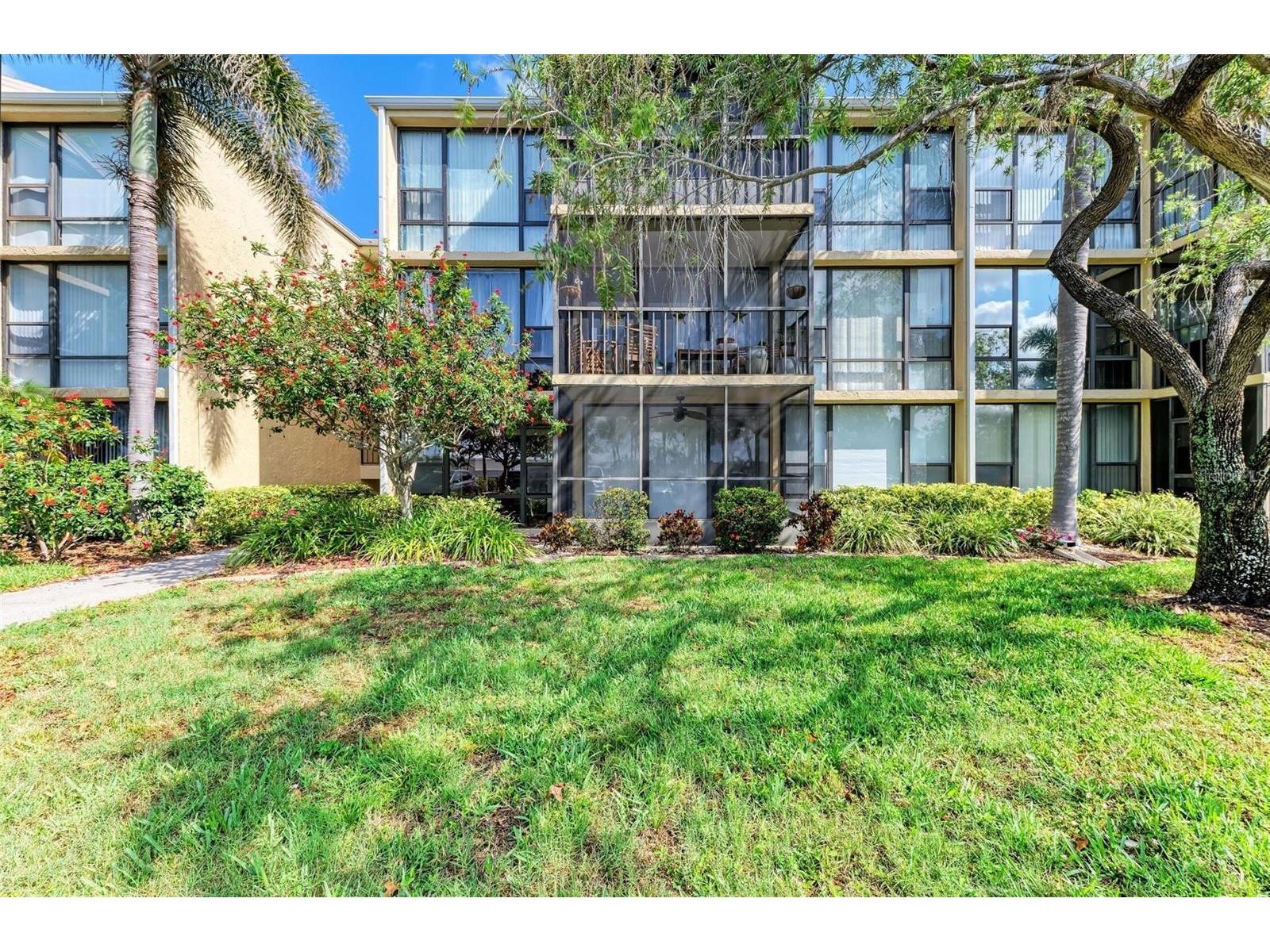 618 Bird Bay Drive S #110 Venice FL 34285 A4680731 image1