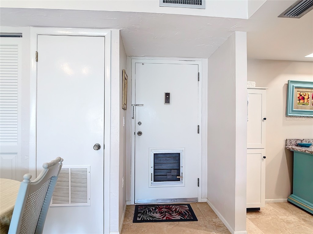 618 Bird Bay Drive S #202 Venice FL 34285 N6134713 image6