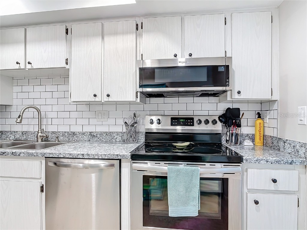 618 Bird Bay Drive S #202 Venice FL 34285 N6134713 image8