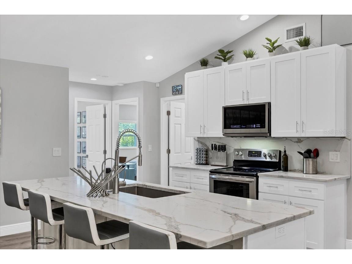 618 Eastpointe Court Sarasota FL 34232 A4664067 image11