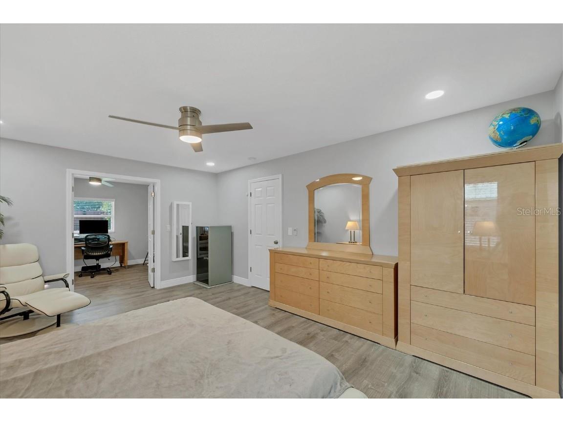 618 Eastpointe Court Sarasota FL 34232 A4664067 image17