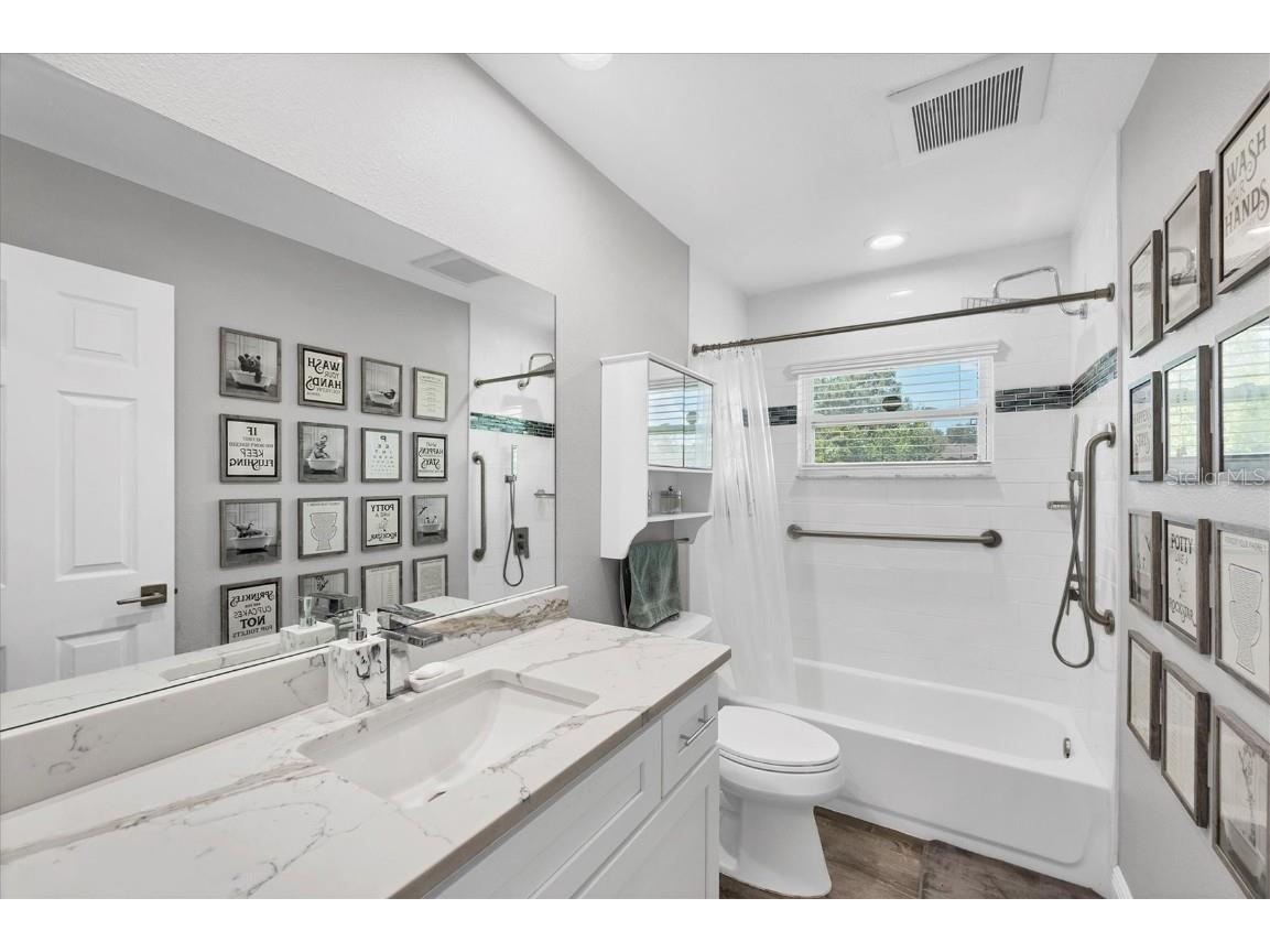 618 Eastpointe Court Sarasota FL 34232 A4664067 image25