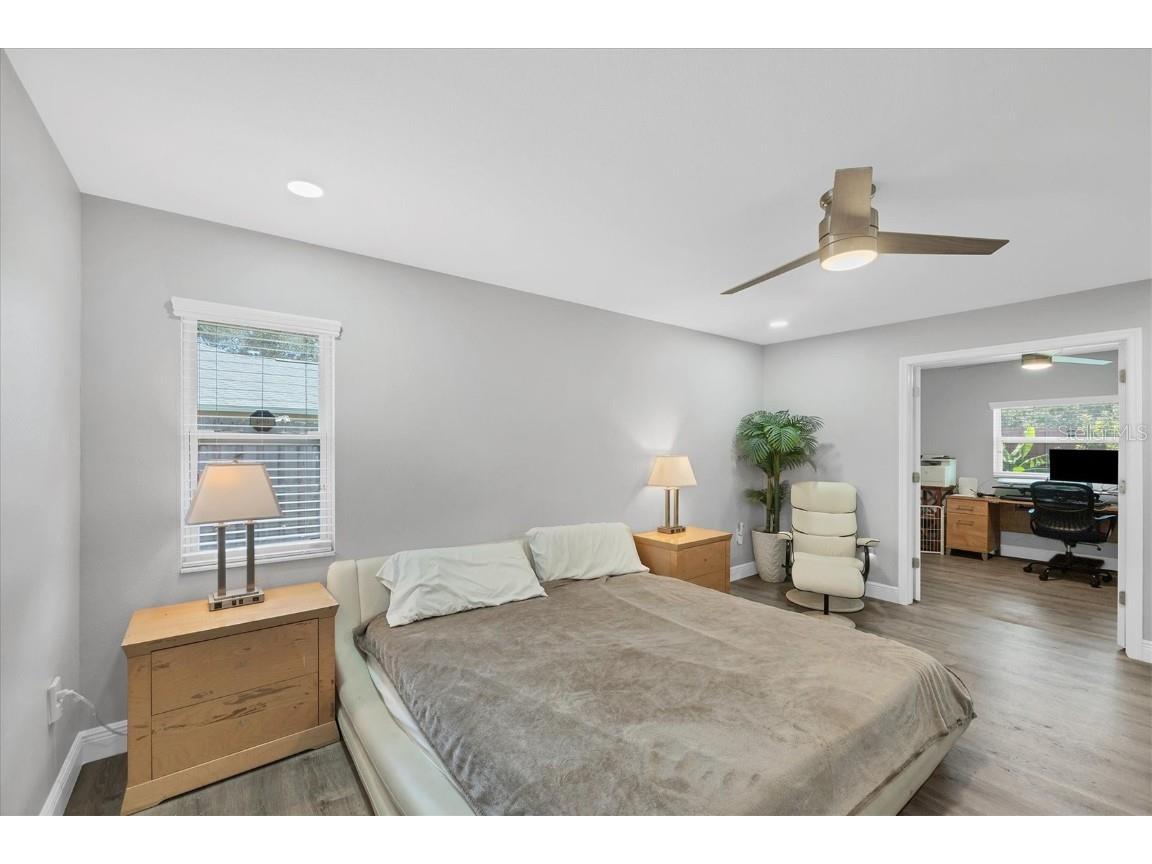 618 Eastpointe Court Sarasota FL 34232 A4664067 image4