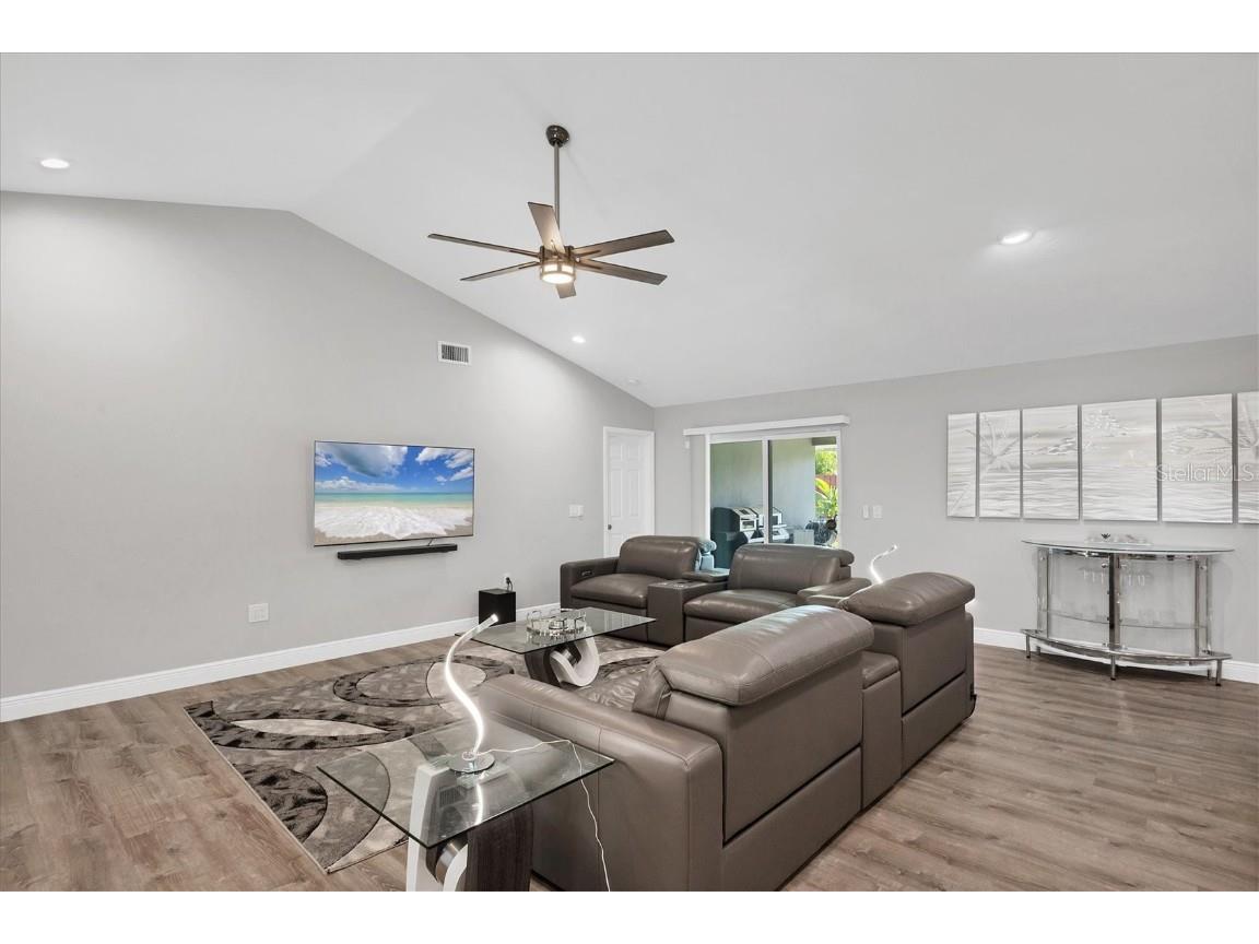 618 Eastpointe Court Sarasota FL 34232 A4664067 image7