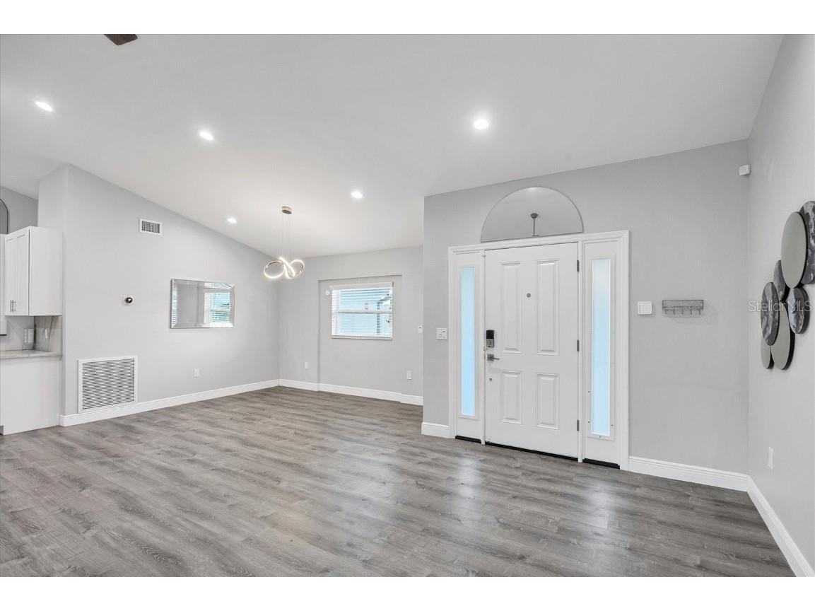 618 Eastpointe Court Sarasota FL 34232 A4672630 image2