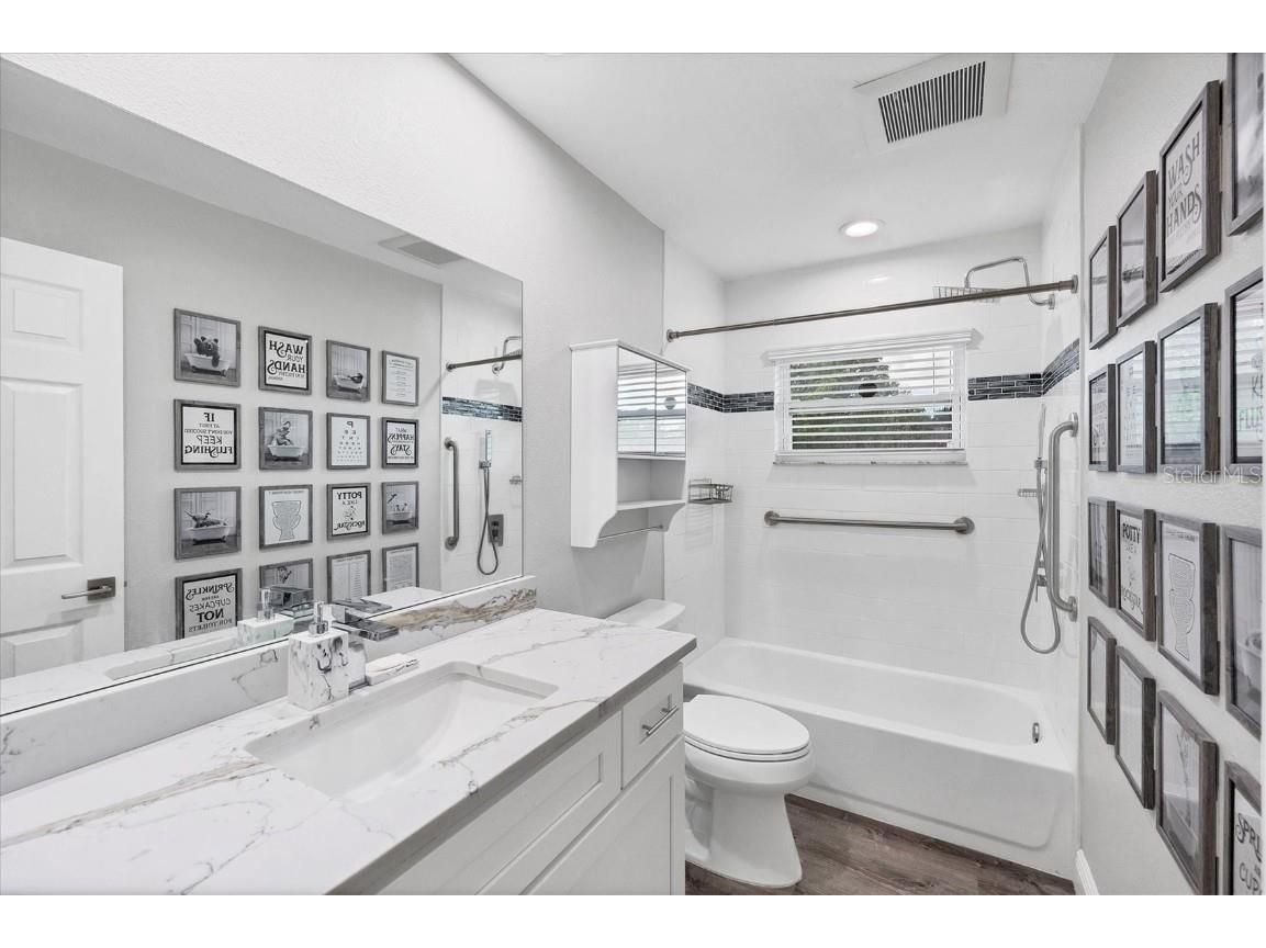 618 Eastpointe Court Sarasota FL 34232 A4672630 image25