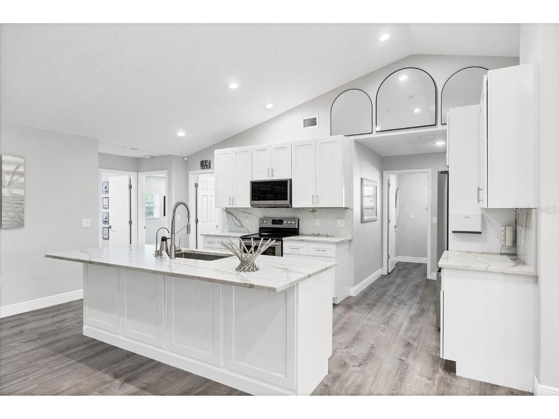 618 Eastpointe Court Sarasota FL 34232 A4672630 image3