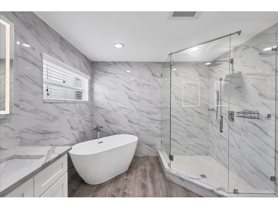 618 Eastpointe Court Sarasota FL 34232 A4672630 image5