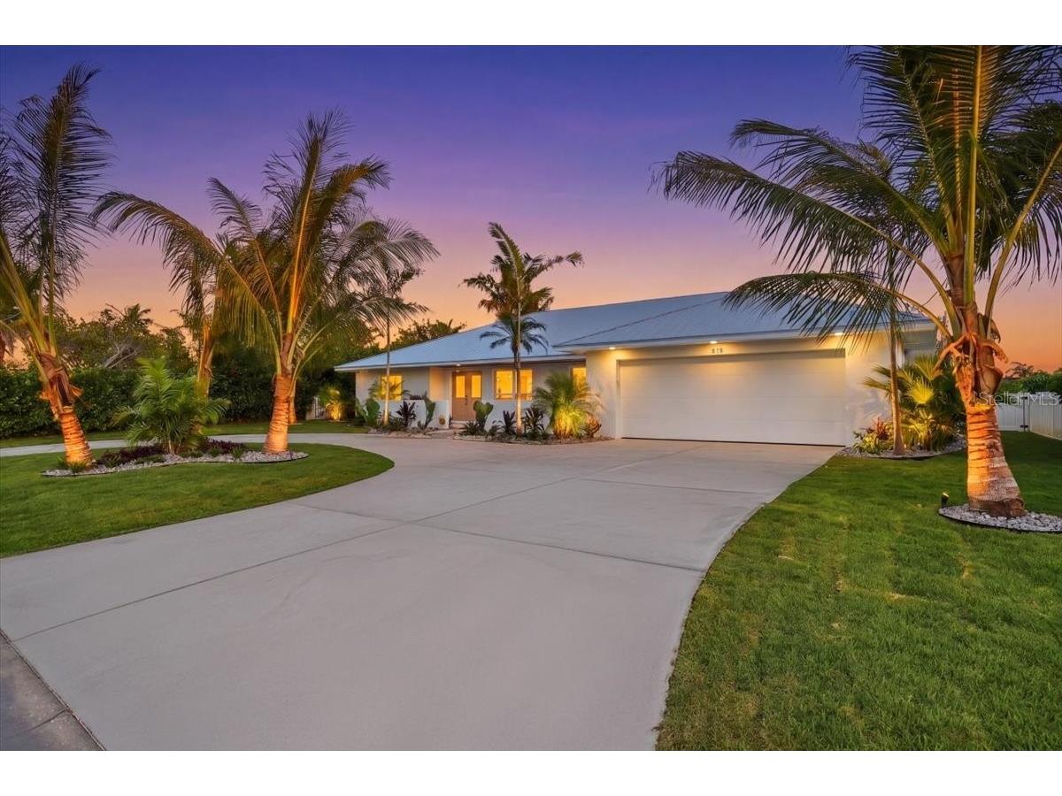 618 Gladstone Lane Holmes Beach FL 34217 A4694012 image1