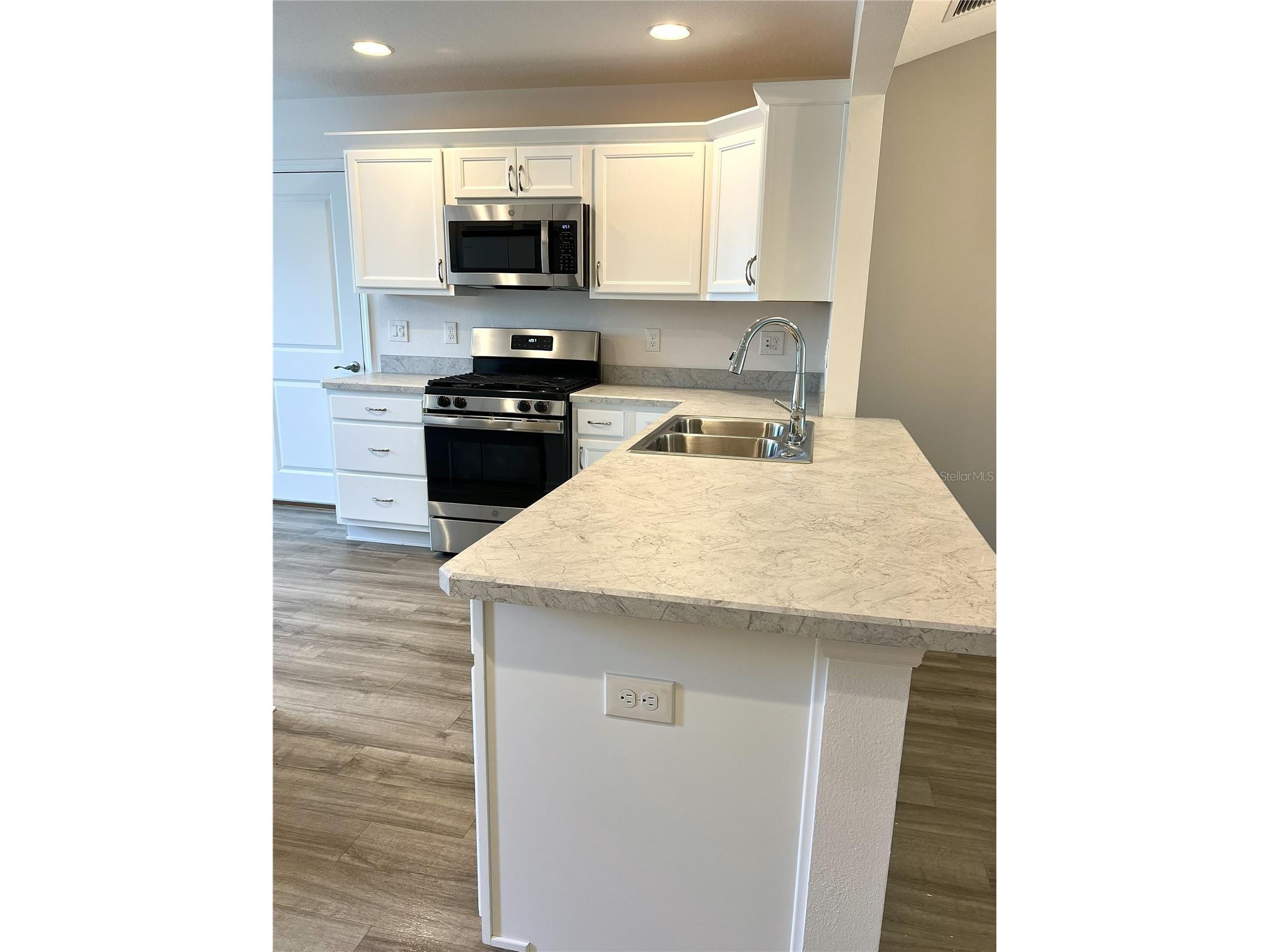 618 Nielsen Place The Villages FL 32163 OM713334 image9